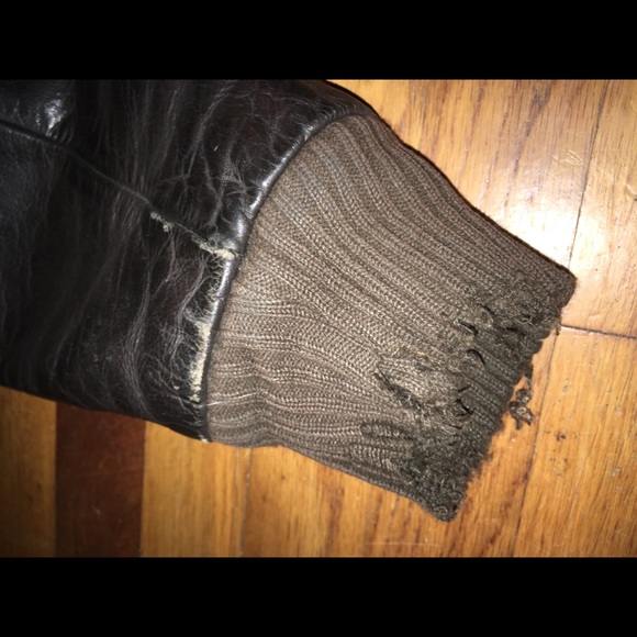 Vintage leather bomber jacket - Picture 4 of 7